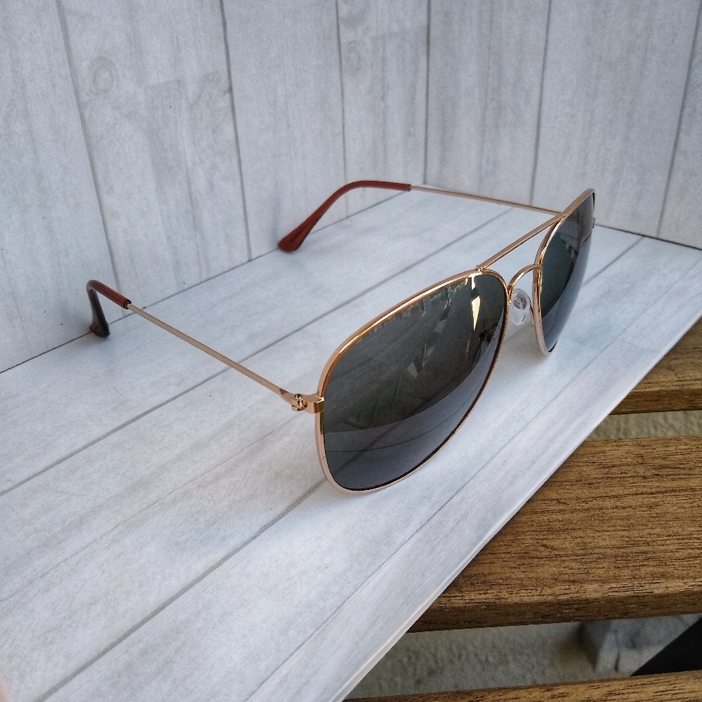 🎉☘️6/8 HP☘️🎉✨Aviator Sunglasses🌞 - Picture 2 of 6